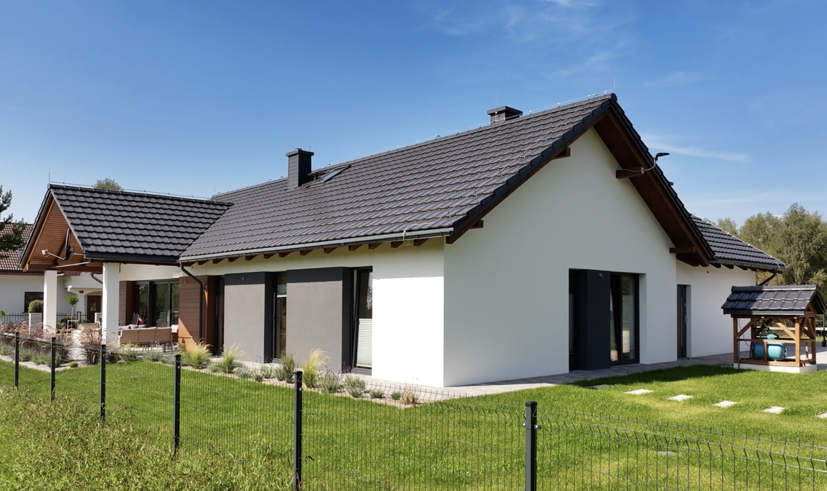 Dachówka SIMPLA – NUANCE czarna matowa Dachówka SIMPLA - NUANCE czarna matowa